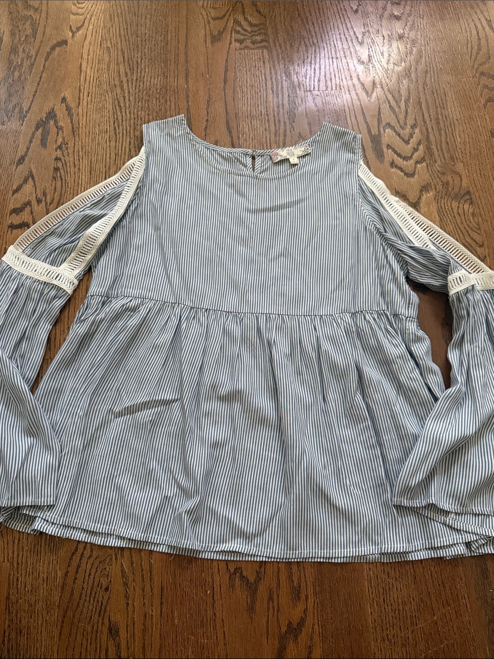 Pink rose brand Striped Blue and White Cold-Shoulder Peplum Top sz medium
